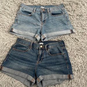 Bundle of 2 🌟 High waisted old navy shorts , Size 4